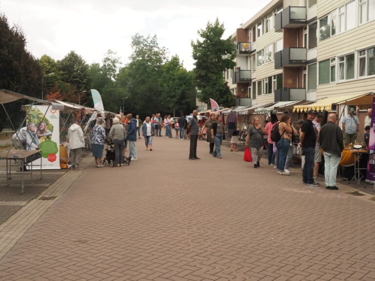 Foto’s Hintham Bruist